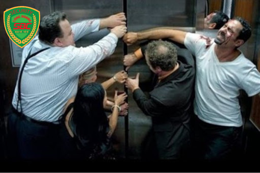 Cách Thoát Hiểm Khi Kẹt Thang Máy Mà Bạn Nên Biết