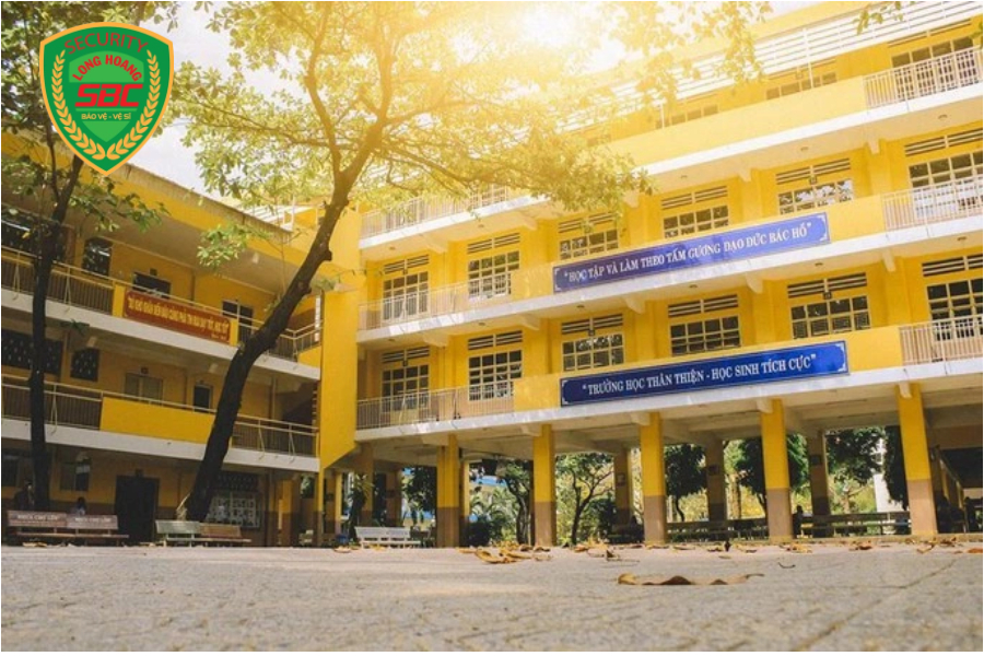 Thuê dịch vụ bảo vệ trường học uy tín, chuyên nghiệp 24/24